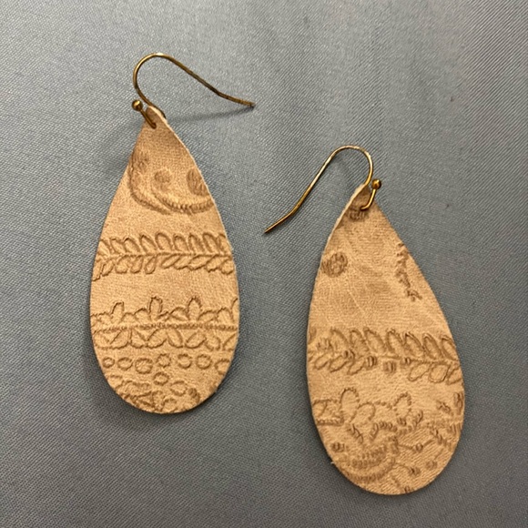 Leather Teardrop Earrings Bundle Christmas Holiday Winter Fall - Picture 5 of 9